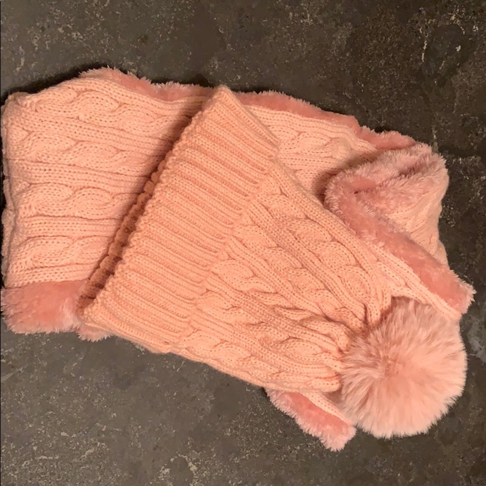 ***IT’S GONE!!!! New* Warm & Cozy “Pink” Hat & Scarf set!